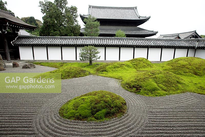 Landscaped zen garden, Tofuku-ji, Kyoto, Japan