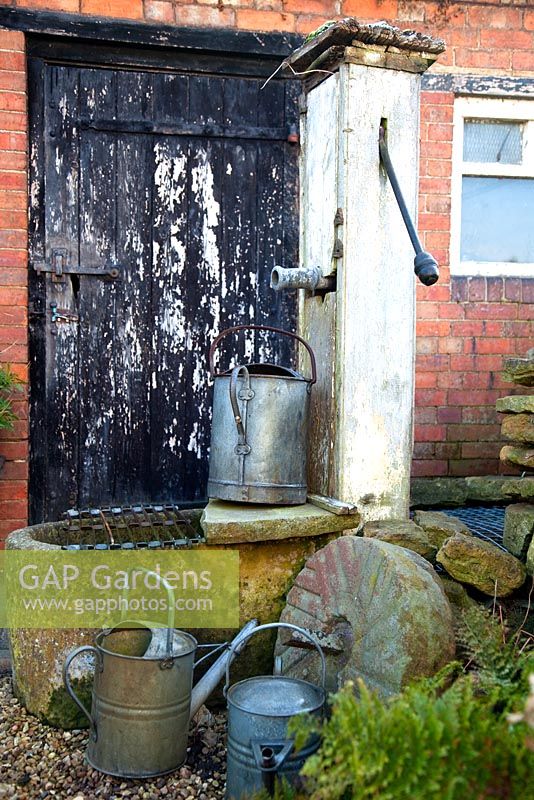 Old water pump - Chapel Street 
