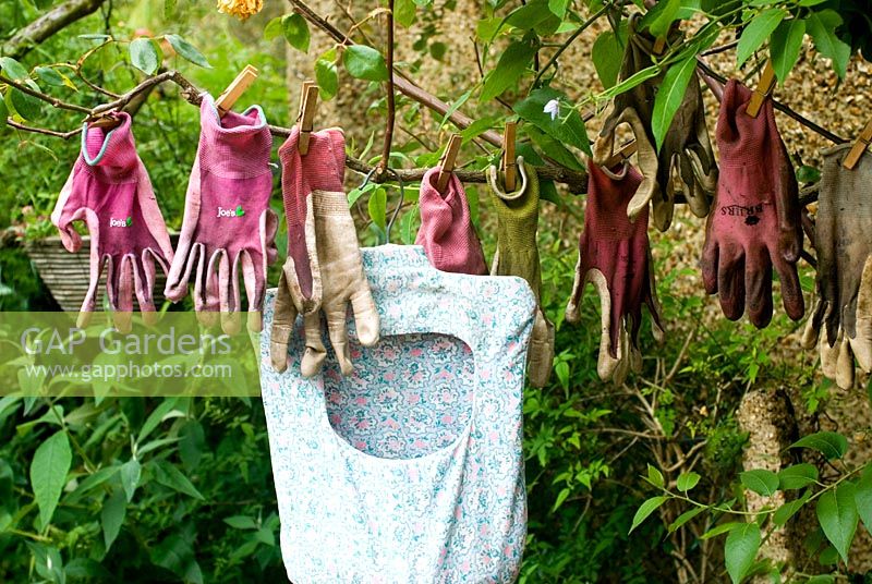 Washing garden gloves