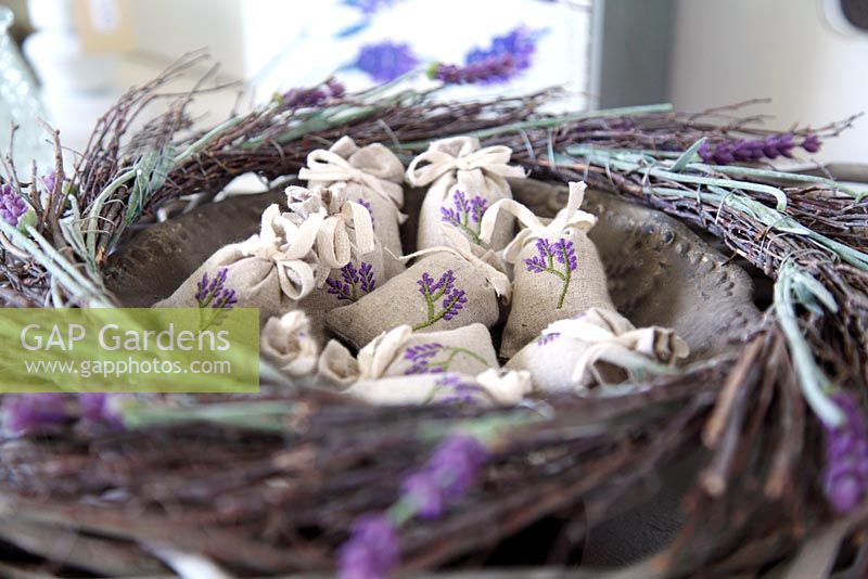 Wreath of entwined branches and lavender - In the middle are lavender sachets