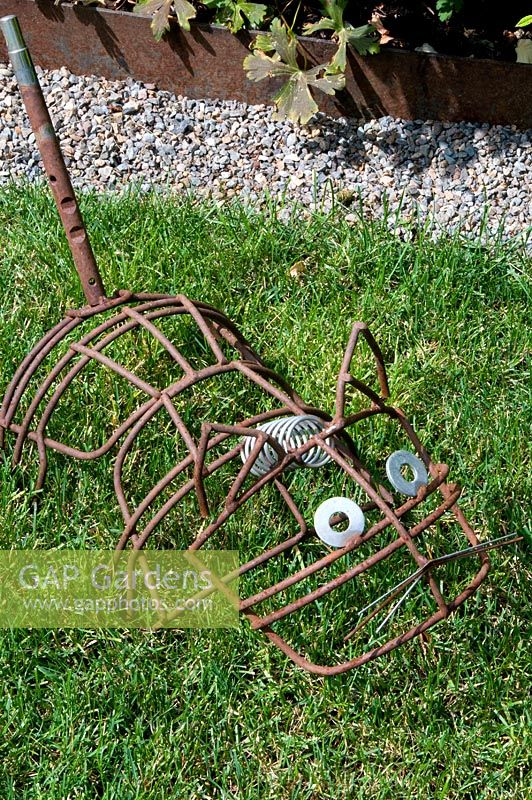 Garden sculpture of rusty metal Cat. 
