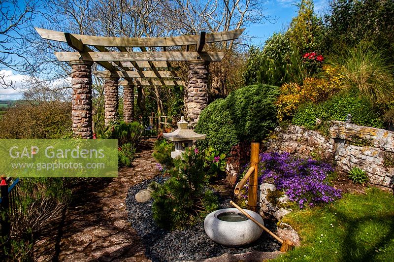Japanese style pergola and outdoor water basin -  Tudor cottage, North Wales