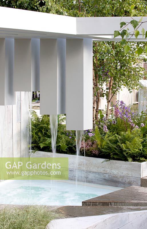 Sunken garden with recycled glass panels. Garden of Solitude. Silver Gilt. Budget garden. 
