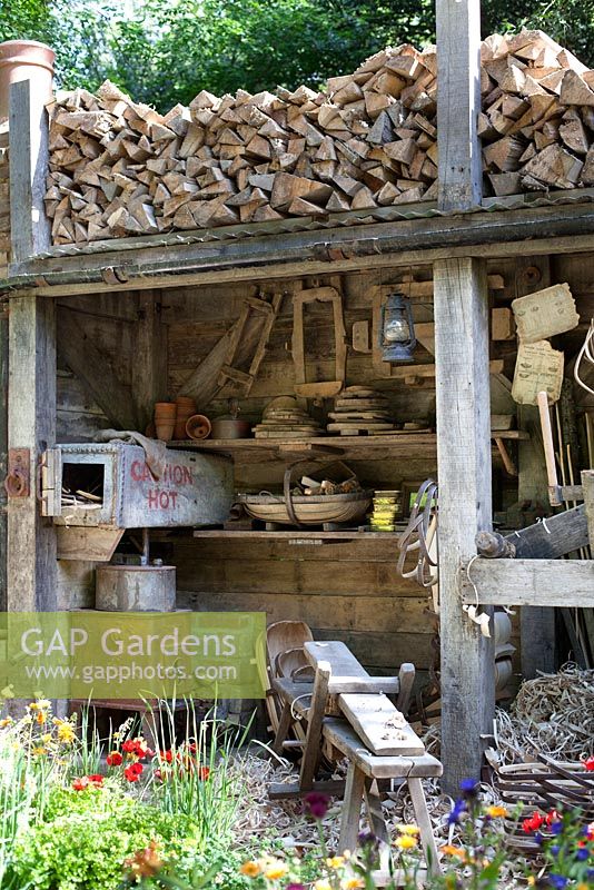 A Trugmaker's Garden celebrating the dying artisan craftsmanship of Sussex trugmakers 