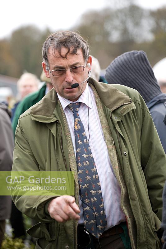 Man at mistletoe auction