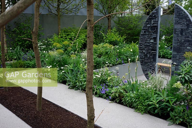 The Fera Garden: Stop the Spread, Exhibitor: the Food and Environment Research Agency, Designer: Jo Thompson Silver Medal