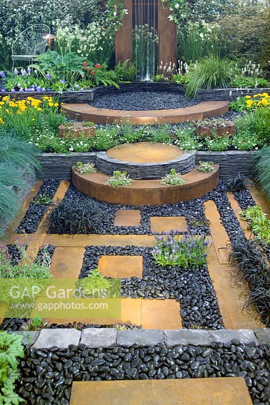 Contemporary garden Hosta Vista Design by Binny Plants Landmarkers Andrea Geile Gold Medal Gardening Scotland 2007