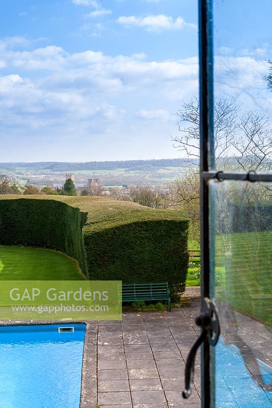 Milton Lodge, Wells, Somerset ( Tudway-Quilter ) spring garden with fine views