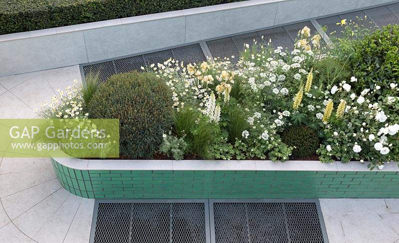 The Greenfingers Charity Garden. Designed by Kate Gould Gardens, sponsored by Greenfingers Charity, RHS Chelsea Flower Show, 2019.
