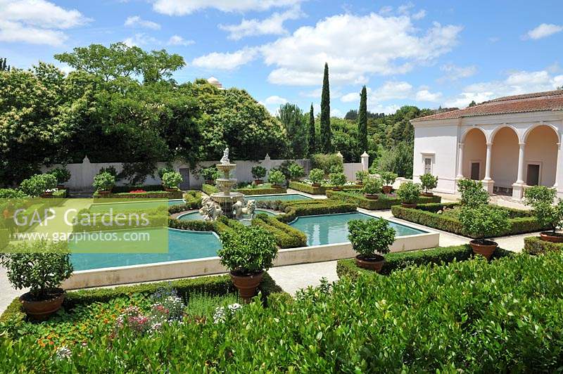 Italian Renaissance Garden - Hamilton, New Zealand 