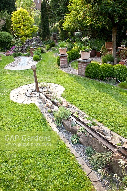 Garden with water channel 