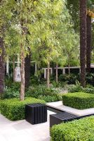 A Cadogan Garden, Design Robert Myers, Sponsors Cadogan Estate - Chelsea Flower Show 2008, Gold Medal Winners