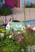 Fade pot with summer planting - BBC Gardener's World Live, 2008