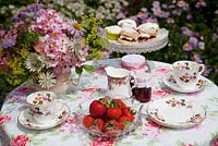 Pretty table set for tea - Garden Neighbours
