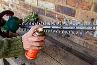Step by Step - Hedge Trimmer, tool maintenance