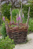 Static planter made from woven willow, Le Potager du Domaine, Estate Vegetable Garden, Festival des Jardins International 2014, Chaumont sur Loire