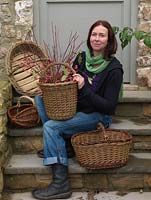 Ali Rose is an expert basket weaver, using willow osiers from Salix viminalis to weave lovely baskets.