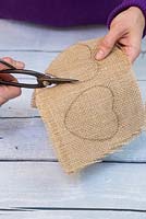 Cut out the hessian hearts following the pencil guideline
