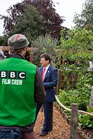 Alan Titchmarsh with BBC film crew at Chelsea. Chelsea Flower Show 2006