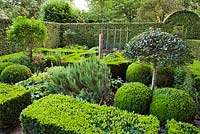 Herb knot garden with Buxus - Box hedging. Design: Dina Deferme