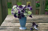 Sweet pea 'Earl Grey' flower arrangement