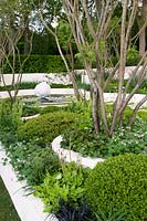 The Cancer Research UK Garden. Design by Robert Myers. Sponsor Cancer Research UK. Silver Gilt medal