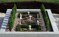 Chelsea FS 1993 Miniature Garden Company formal Italian garden with alpines and bosai dwarf conifers