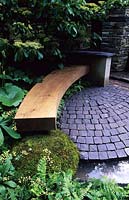 Chelsea FS 2006 A Garden For Robin Design Cyrus Contemporary wooden bench