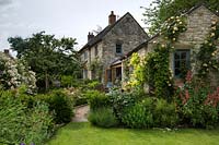 Small country cottage garden