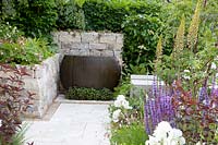 Small garden with water feature 