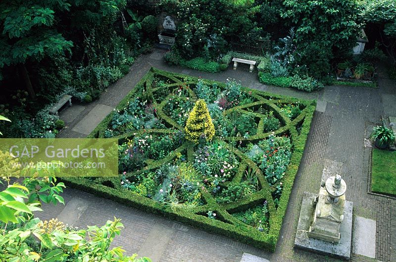 Garden History Museum, London Knot garden with Buxus - Box hedges and herbs in walled garden