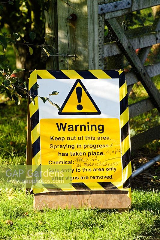 Chemical spray warning sign