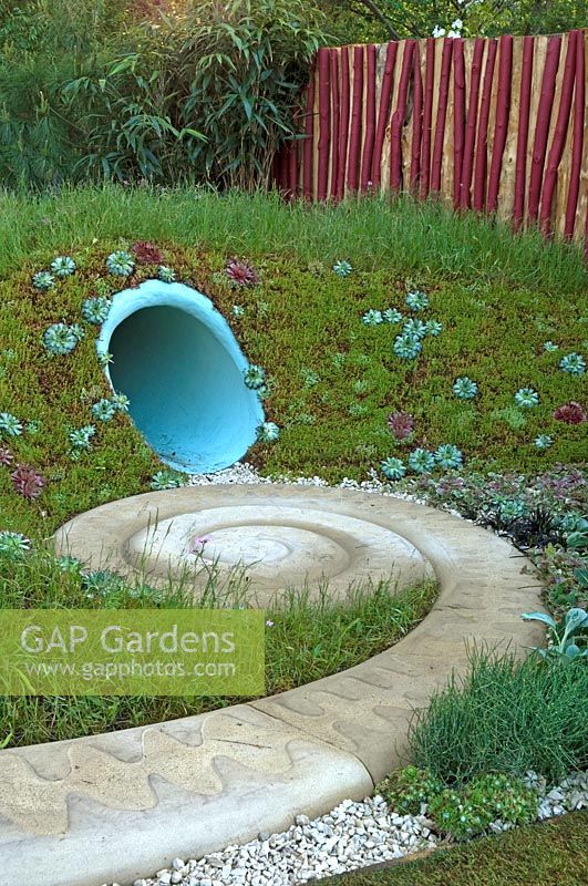 Snake path and tunnel - The Marshalls Garden That Kids Really Want! RHS Chelsea Flower Show 2008