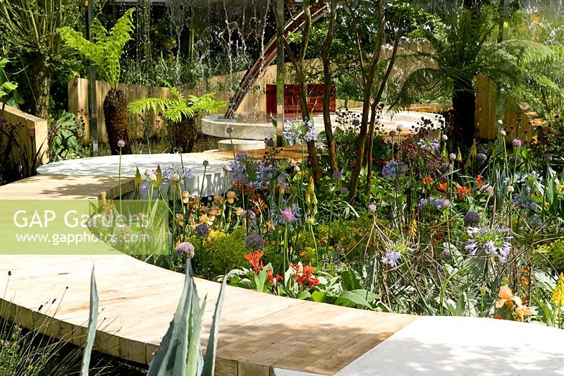 RHS Chelsea Flower Show 2008 - Lloyds TSB Corporate Markets The Lloyds TSB Garden - Design - Trevor Tooth