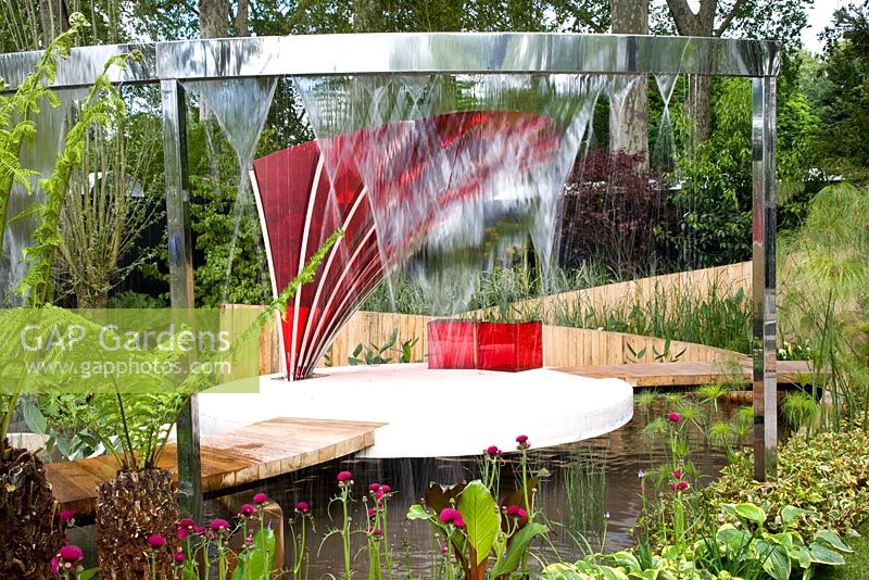 Modern water garden - Garden - The Lloyd's TSB Garden, Design - Trevor Tooth, Sponsor - Lloyds TSB - RHS Chelsea Flower Show 2008