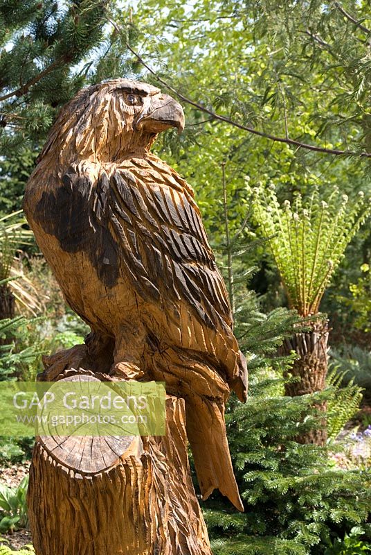 Wooden sculpture of an eagle at Mount Pleasant Garden, Kelsall, Cheshire 