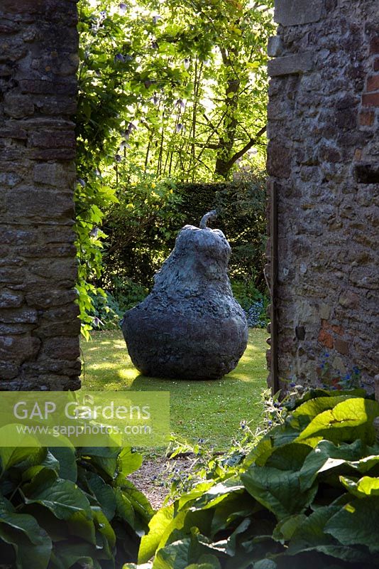 Pear sculpture by Deborah van der Beek