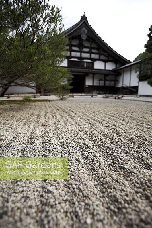 A karesansui or dry rock garden - Tenju-an, subtemple of Nanzen-ji - Nanzen-ji, Kyoto, Japan