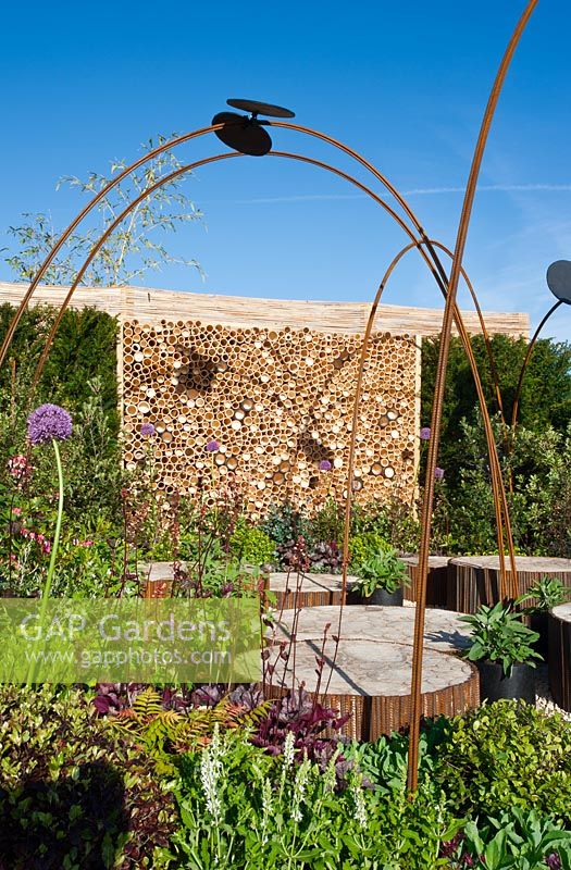 'Breathe' garden - Awarded Silver Gilt Flora and Chris Beardshaw Scholarship - Malvern Spring Gardening Show 2011

