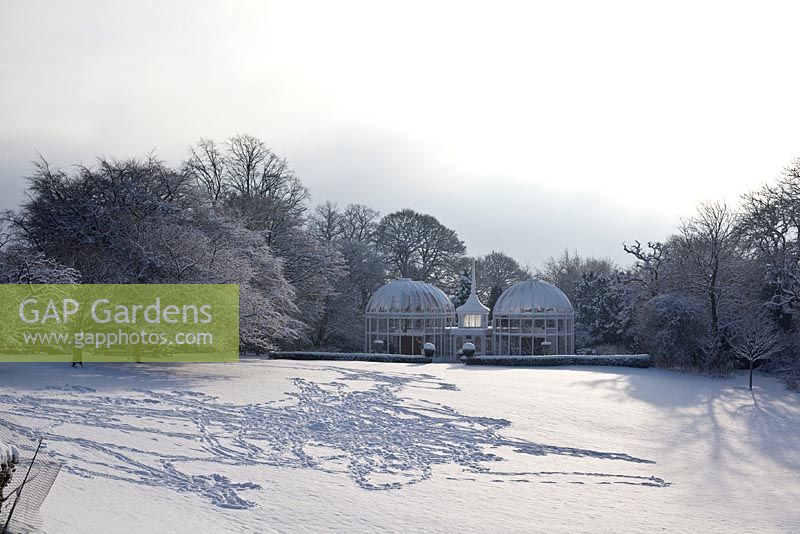Birmingham Botanical Gardens and Glasshouses in the snow 