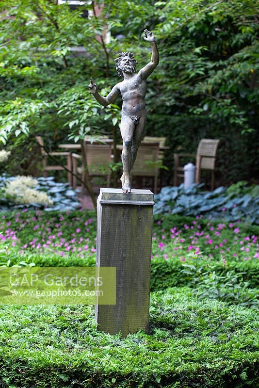 Sculpture in Prins Bernhard Cultuurfonds garden in Amsterdam, Holland