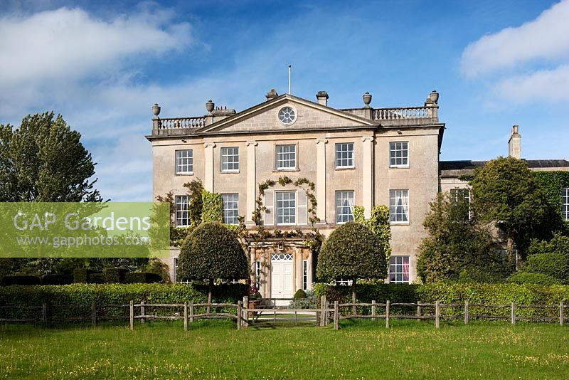 North East Front. Highgrove House, May 2009. The house was built between 1796 and 1798 in a Georgian neo- classical design