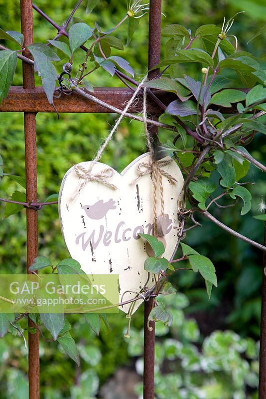 Heart shaped welcome sign