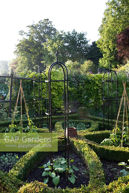 Knot garden - Cerney Gardens, Gloucestershire