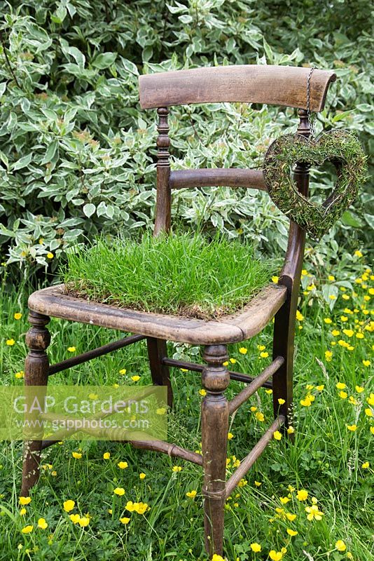 Step by Step - Creating a turf chair - completed chair

