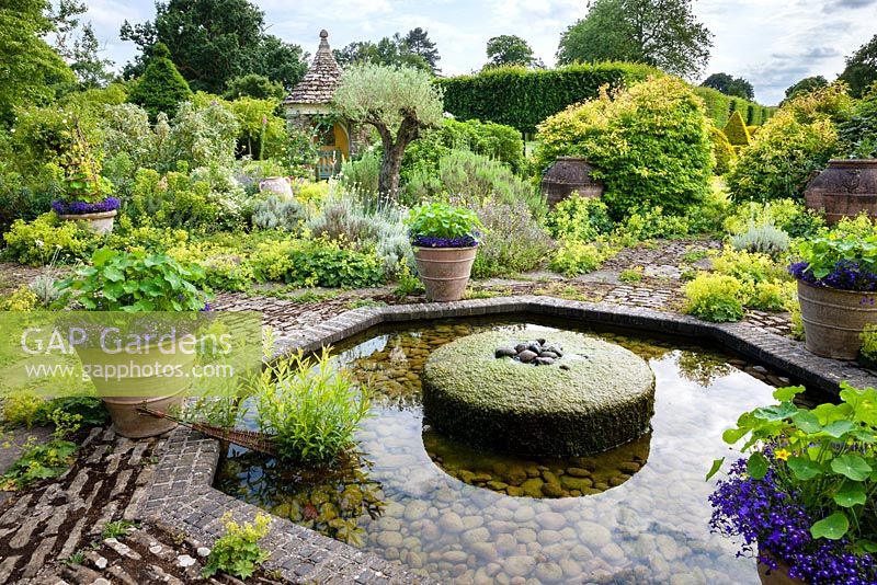 The Terrace Garden and low fountain, Highgrove July 2013