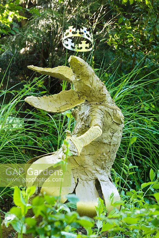 Bronze rabbit by Stephen Charlton
