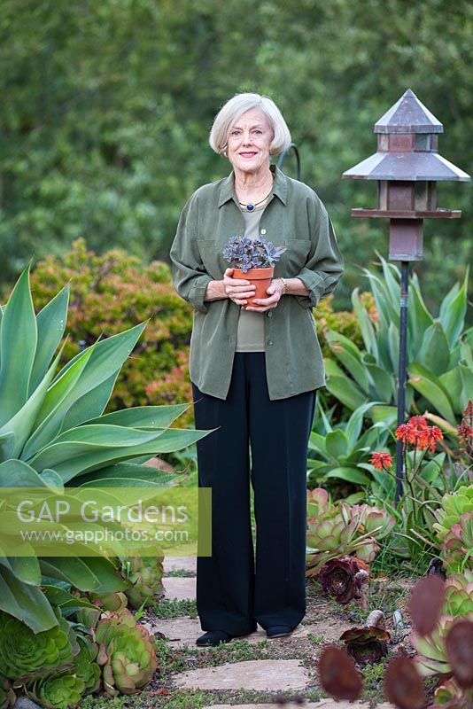 Suzy Schaefer in her garden, Rancho Santa Fe, California, USA.