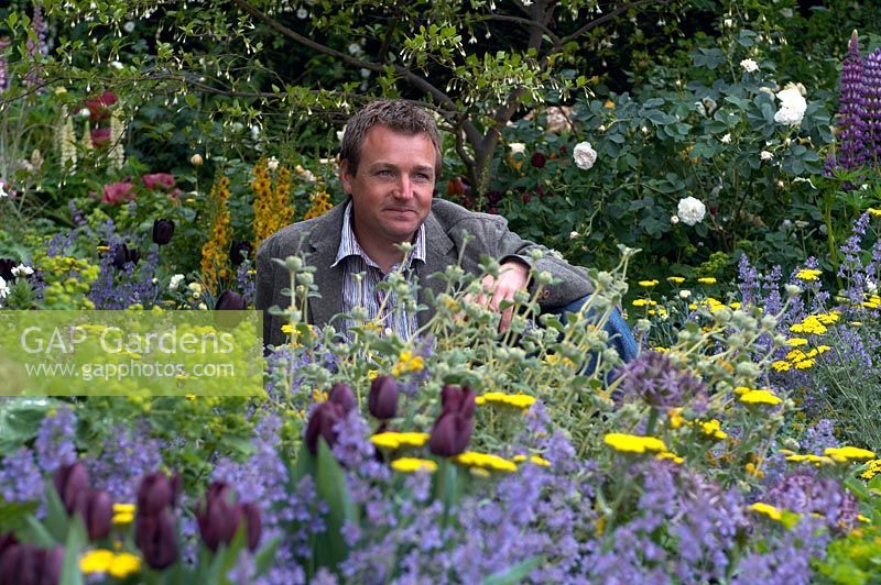 Chris Beardshaw in his RHS Chelsea Flower Show 2009 garden