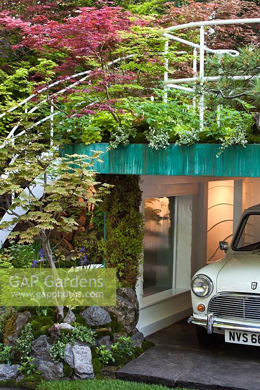 Garage with green roof. Senri-Sentei - Garage Garden. RHS Chelsea Flower Show 2016, Designer: Kazyuki Ishihara, Sponsor: Senri-Sentei